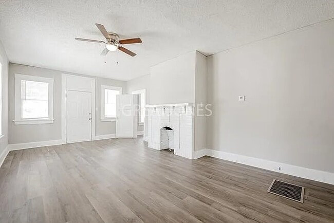 Photo - 2528 10th St