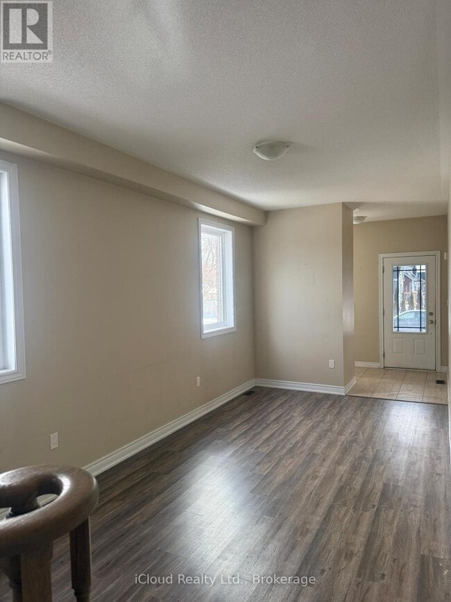 Photo - 294 Pine Ave