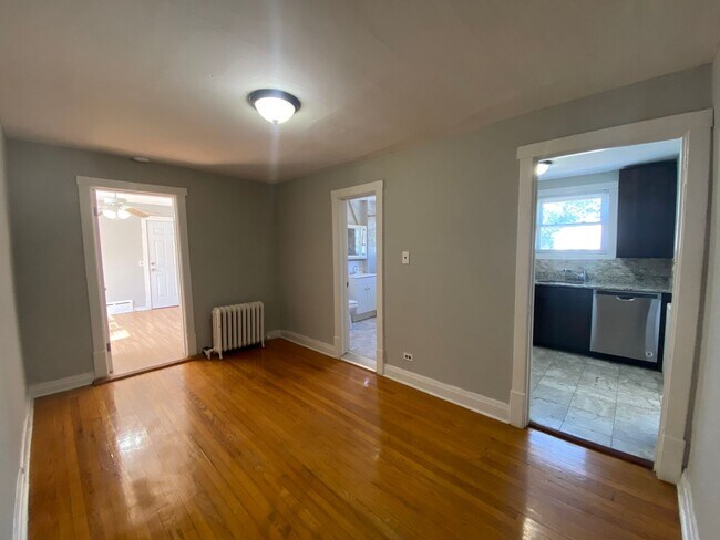 Photo - 4210 N Kilpatrick Ave Unit 2F