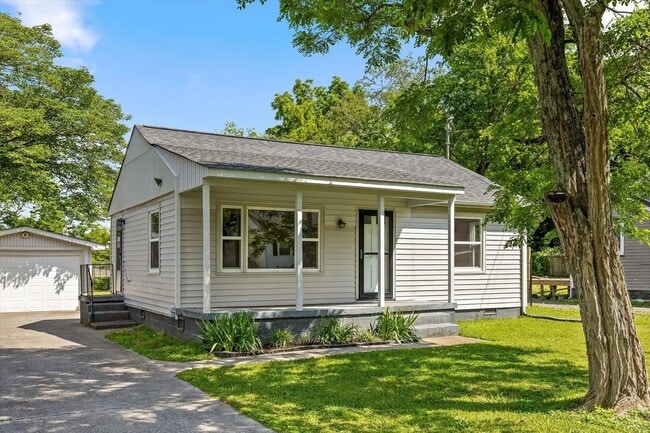 Building Photo - 1604 E Ridge Ave