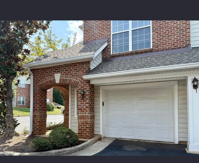 Photo - 925 Dorchester Pl Unit 305