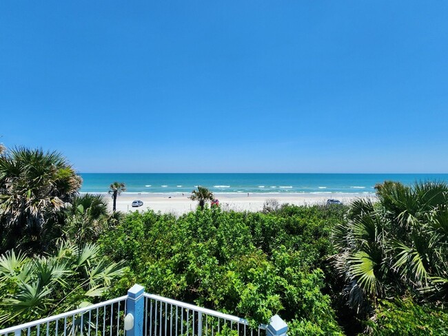 2 Bedroom 2 Bath Ocean Front Condo - 2 Bedroom 2 Bath Ocean Front Condo