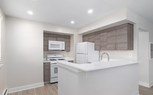 Photo - Donna Court Apartments