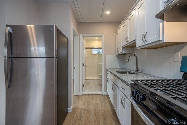 Photo - 72 S Main St Unidad #2