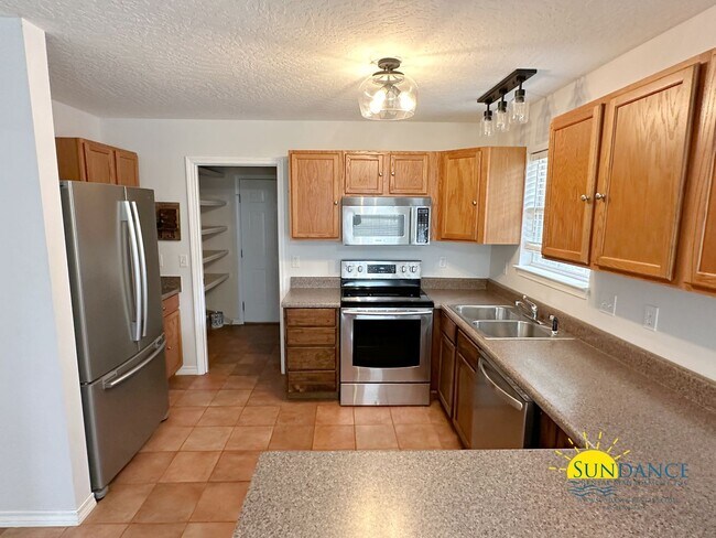 Photo - Pet Friendly Charming 3-Bedroom Home in Navarre!