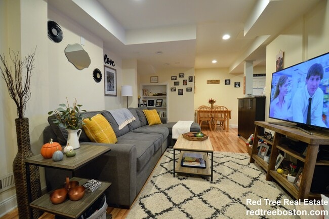 Building Photo - 195 Winthrop Rd