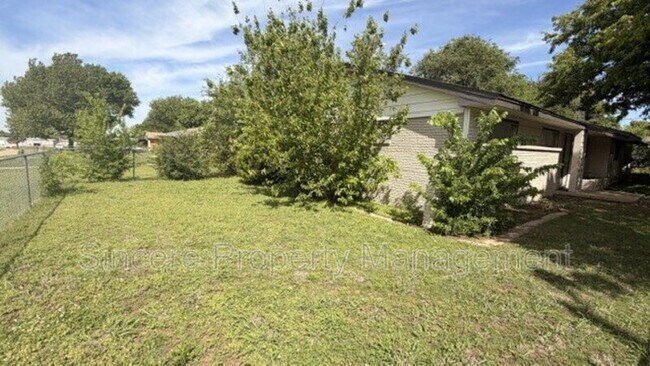 Building Photo - 401 NW 81st St