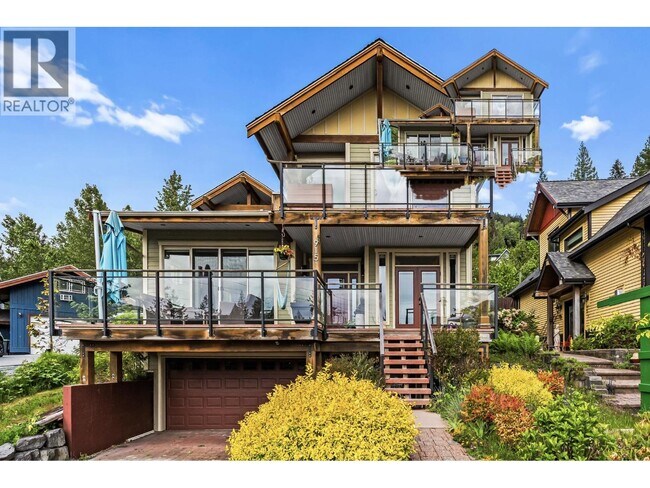 Photo - 915 Thistle Pl