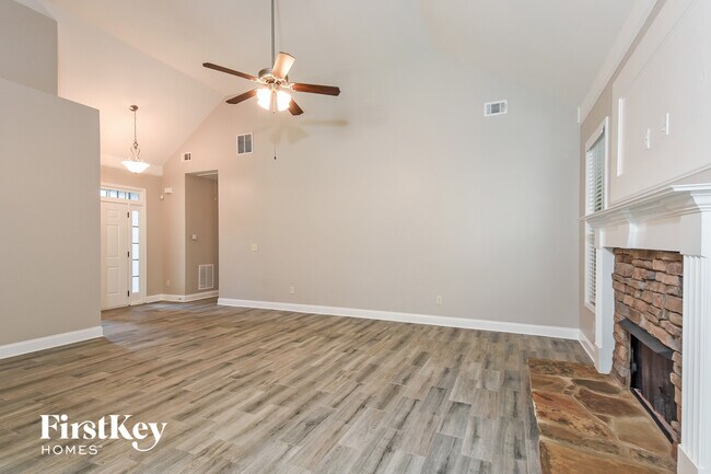 Photo - 12 Everest Dr