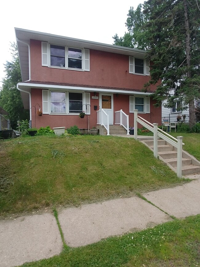 Exterior Front - 1230 Hewitt Ave Unidad 2