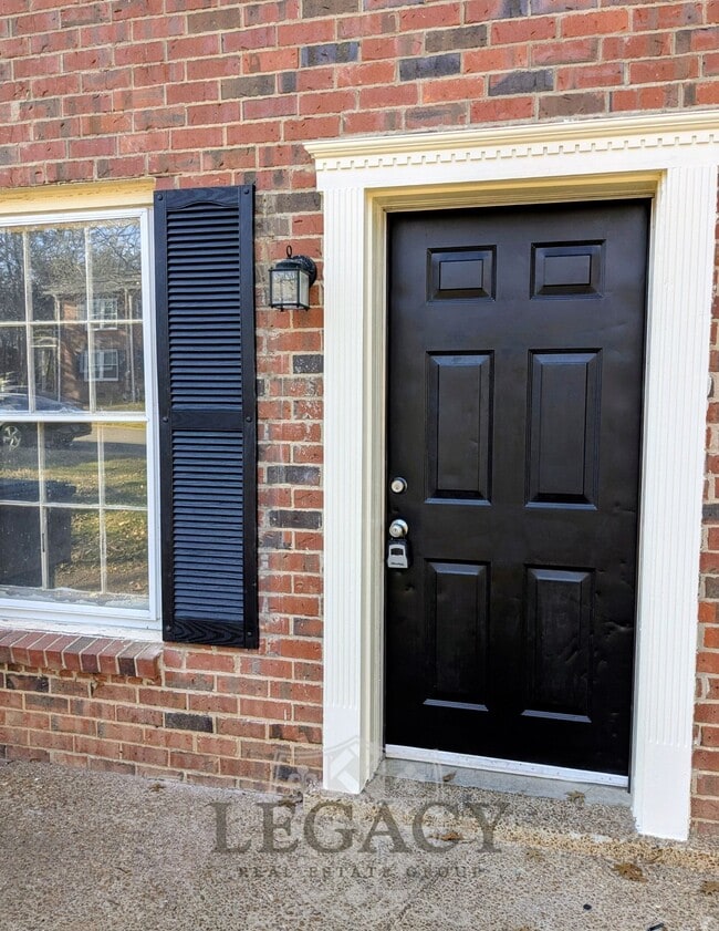 Photo - 736 Holder Dr