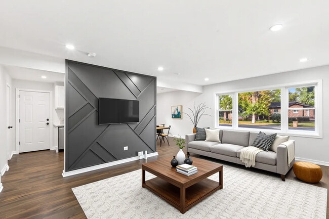 Photo - 15041 Irving Ave