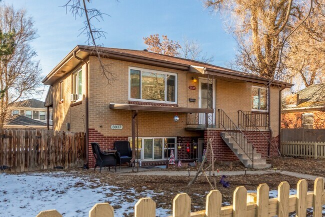 Charming Upper Unit Duplex in the Heart of Englewood!