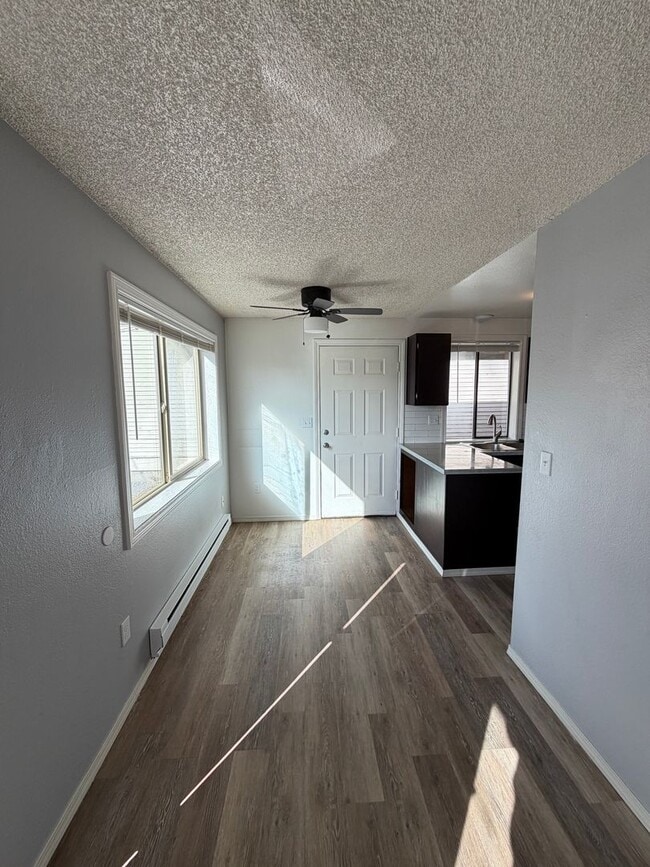 Photo - 2 Bed 1 Bath Duplex with Off Street Parking