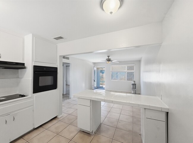 Photo - 2711 E Glenrosa Ave Unit 2711