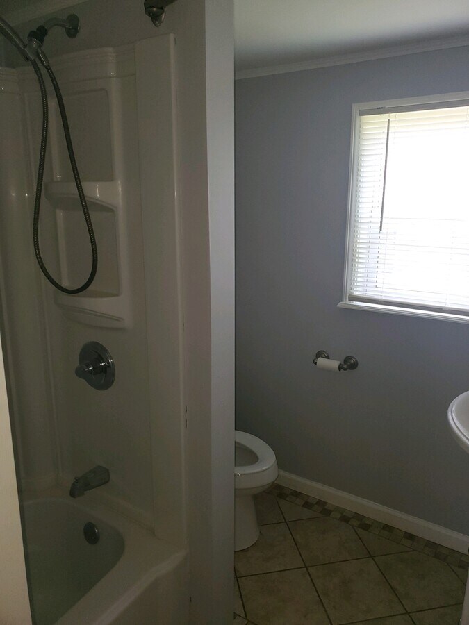 bathroom - 1224 Whitesboro St Unit 1