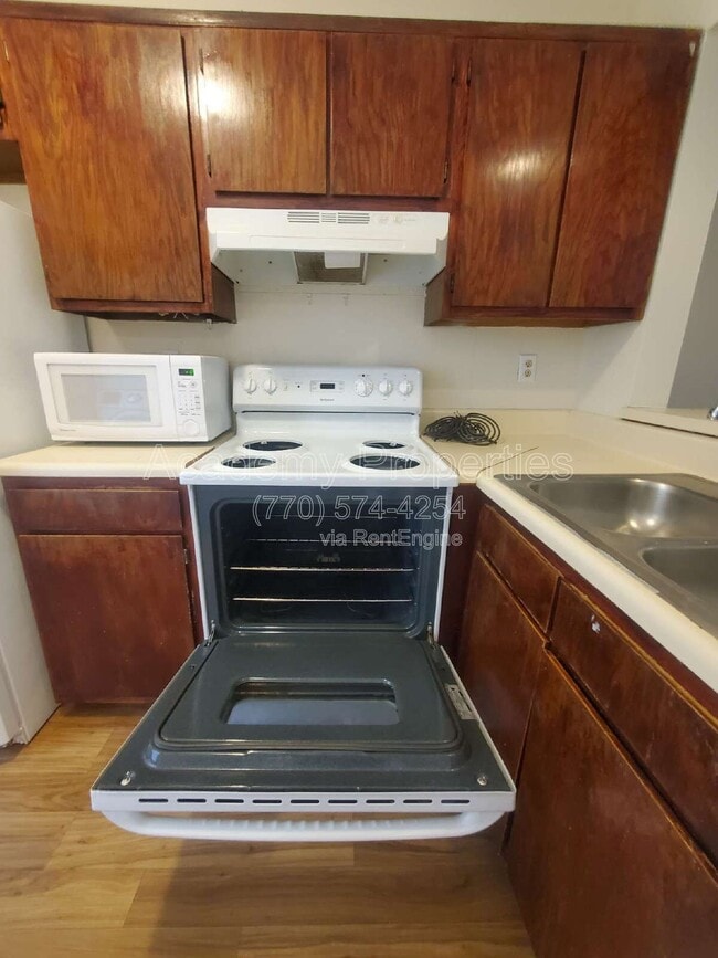 Photo - 200 Sheraton Ct