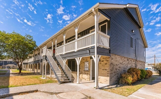 Sussex Manor Apartments