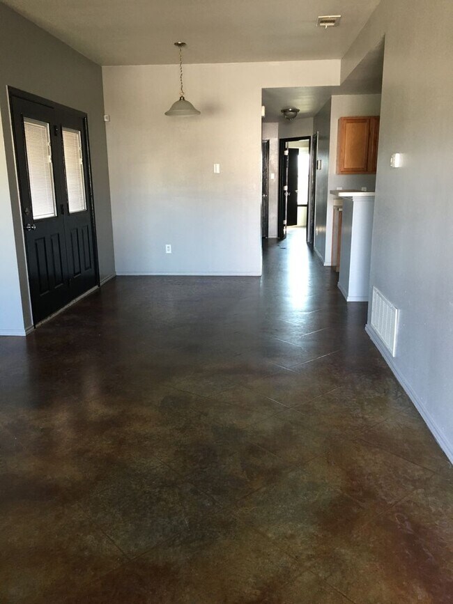 Photo - 6208 Temora Loop Unidad A