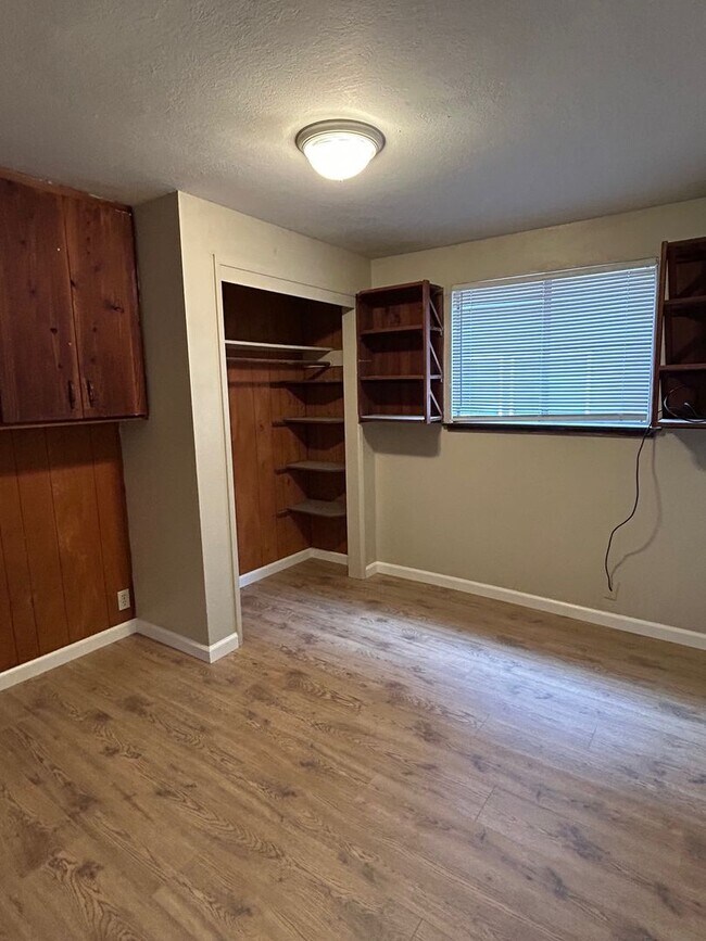 Photo - 439 W 7th St Unidad 439B