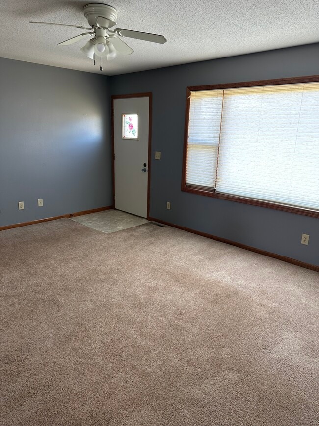 Photo - 221 W Pine Ave