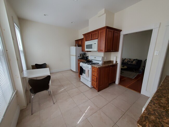 Photo - 68 Plymouth St Unit 1