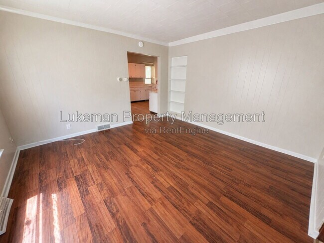 Photo - 617 Forest St