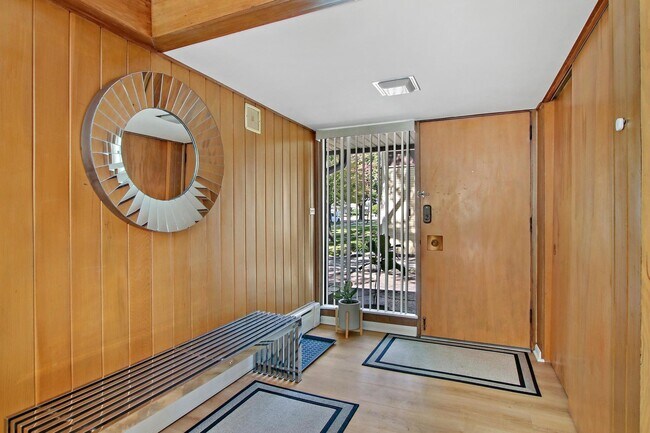 435 Lynn Terrace