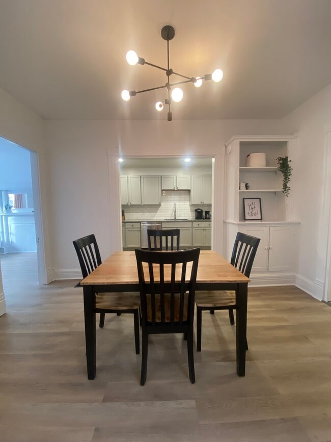 Photo - 1462 N Limestone St Apartments Unit 1462