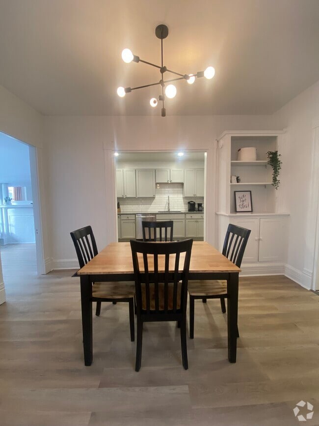 Building Photo - 1462 N Limestone St Unit 1462 Rental