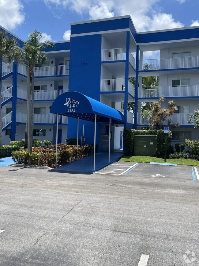 Building Photo - 4734 Lucerne Lakes Blvd E Unit 307 Rental