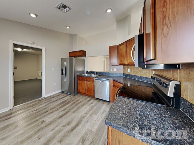 Photo - 2075 Sunflower St