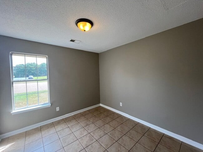 392 Alex Cove