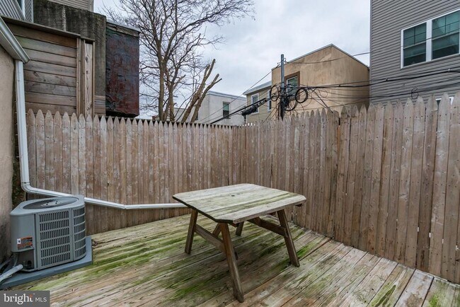 Photo - 1406 S Bouvier St