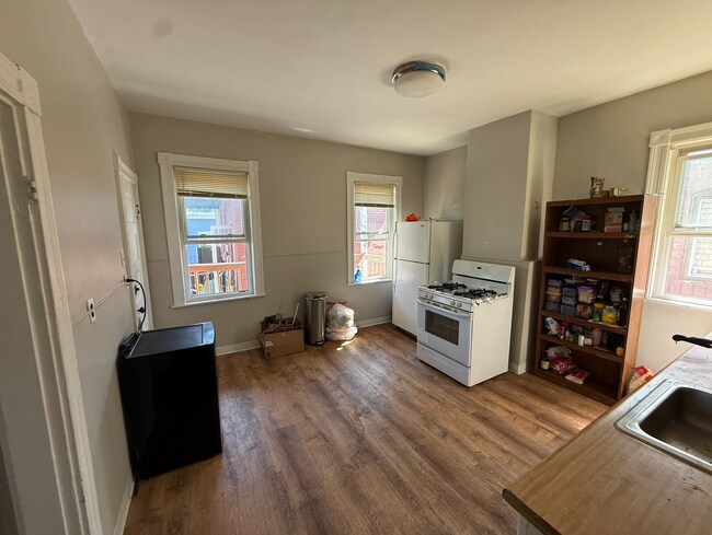 Photo - 348 Faneuil St