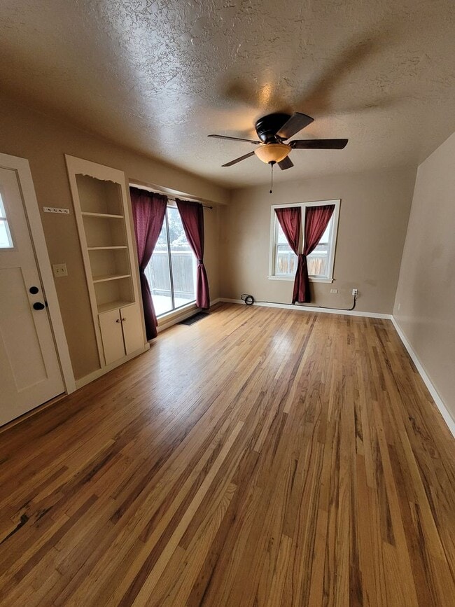 Photo - 305 S Meridian Rd