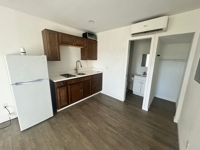 Photo - 143 Claire Ave Unidad 143 Claire Ave N  102