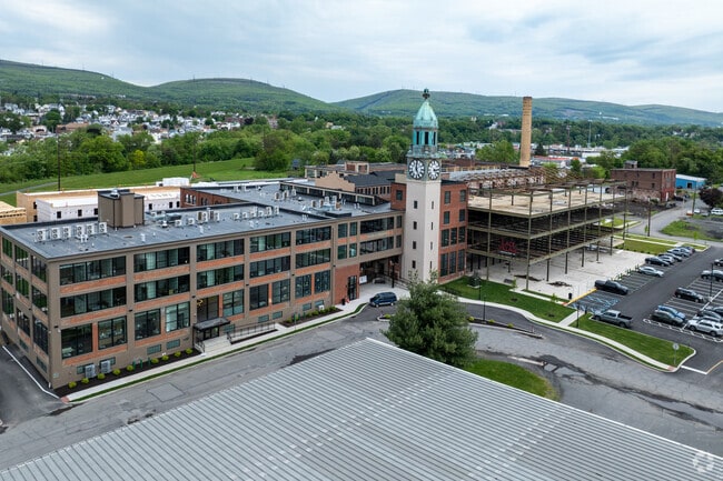 Building Photo - Lace Village Rental