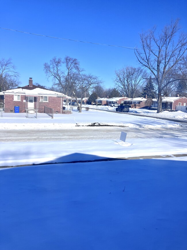 Photo - 21781 Logue Ave