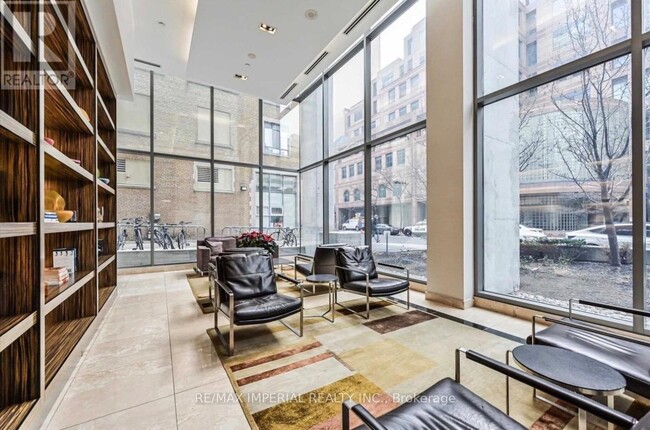 Photo - 38 Grenville St Unité 1006