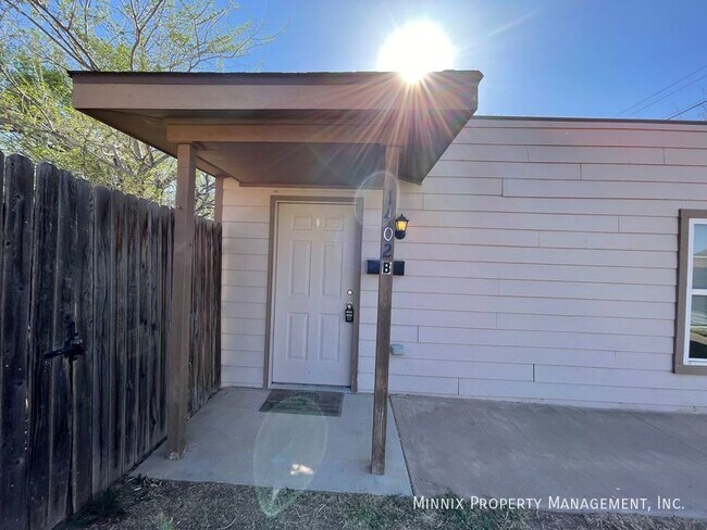 Photo - 1402 5th Ave Apartamento Unidad B