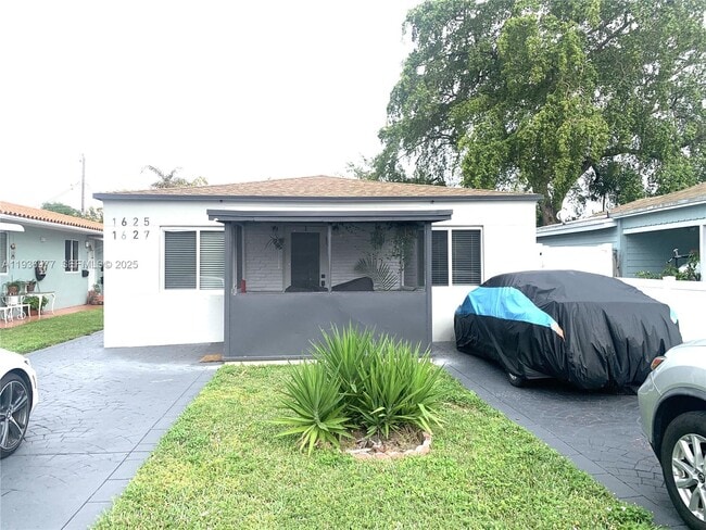 Building Photo - 1625 Dewey St Unit 2