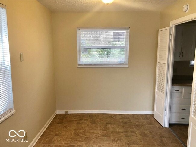 Photo - 3516 N Hawthorne Ln