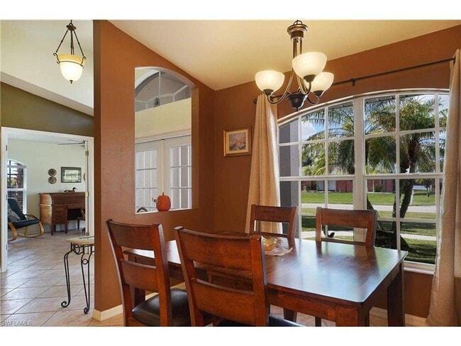 Photo - 703 SW Santa Barbara Pl