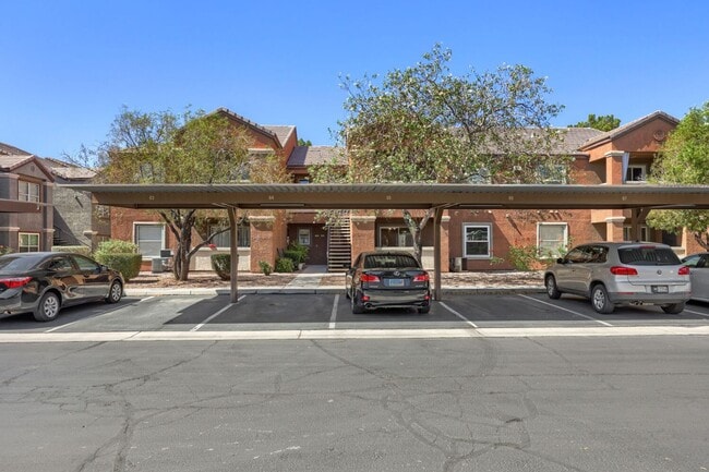 Building Photo - MOVE-IN SPECIAL: HALF OFF FIRST MONTH'S RENT!!! Beautiful 1 Bedroom in Gated Community with a Pool!
