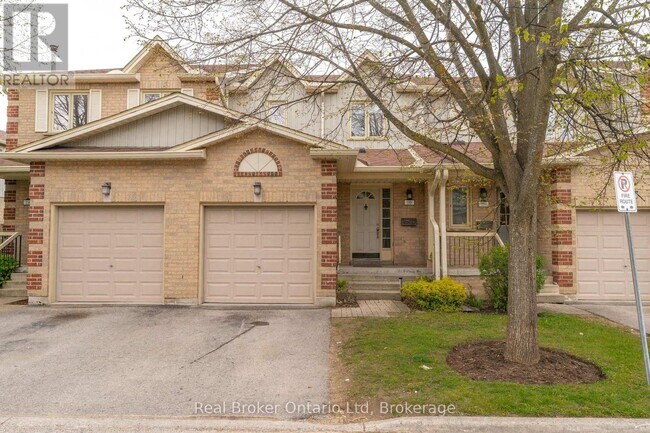 Photo - 302 College Ave W