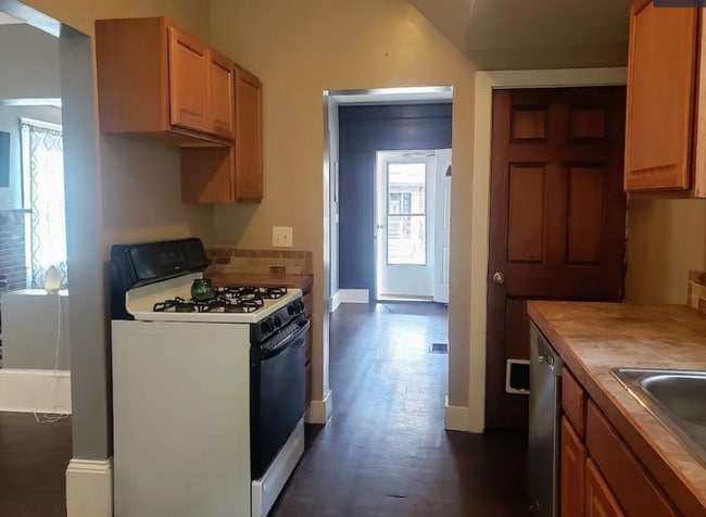 Photo - 231 N Elm St