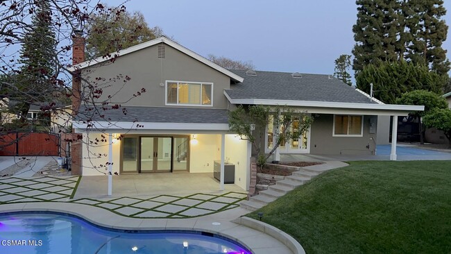 Photo - 1003 El Monte Dr House