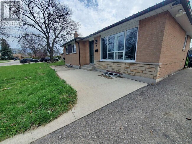 Photo - 9 Belmont Dr