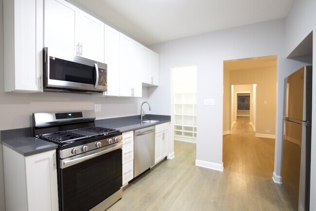 Photo - 1454 W Winnemac Ave Unit W4